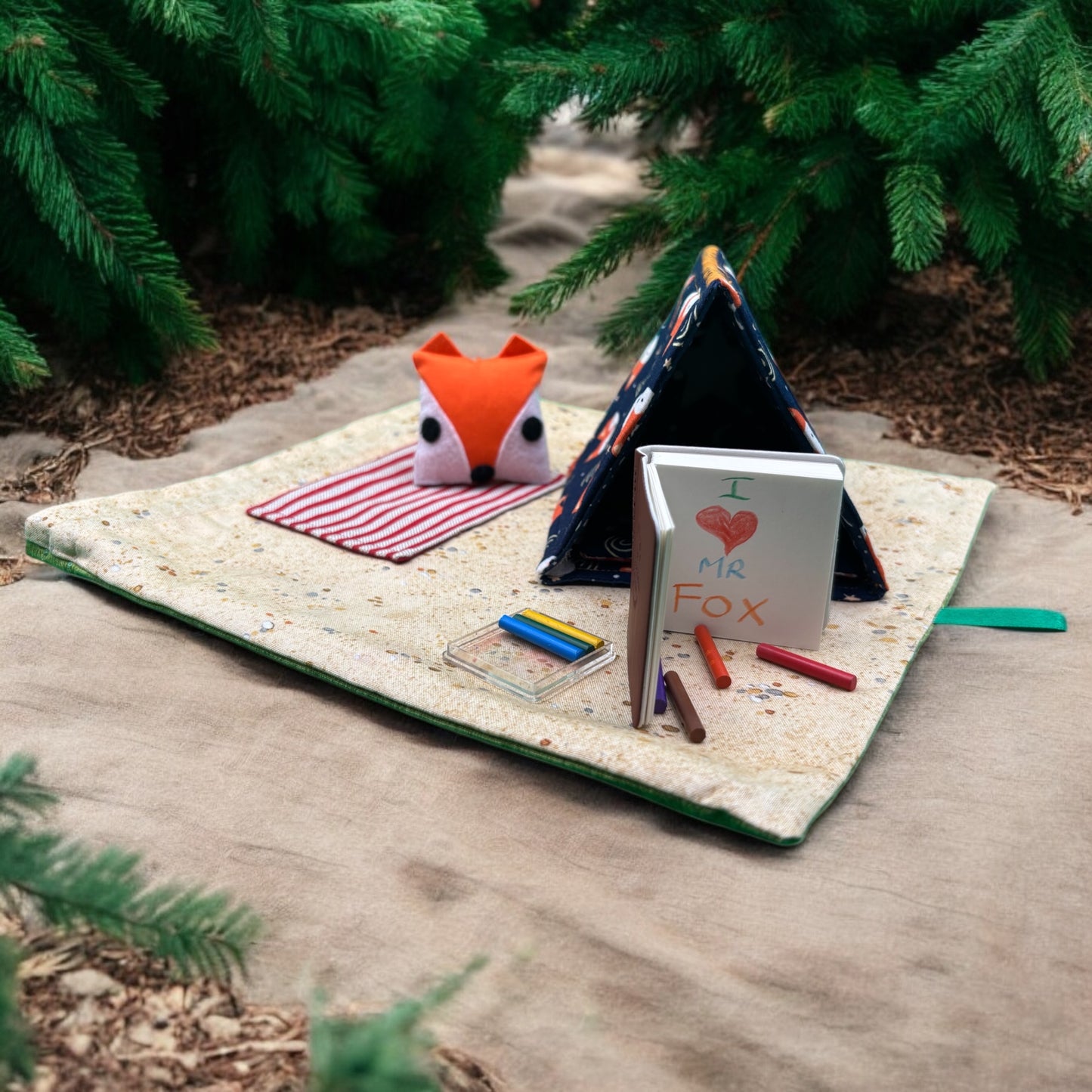 Z1.Miniature Fox Camping Playset