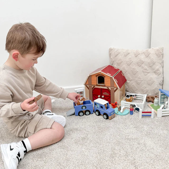 Home Farm Barn Set (including animals)